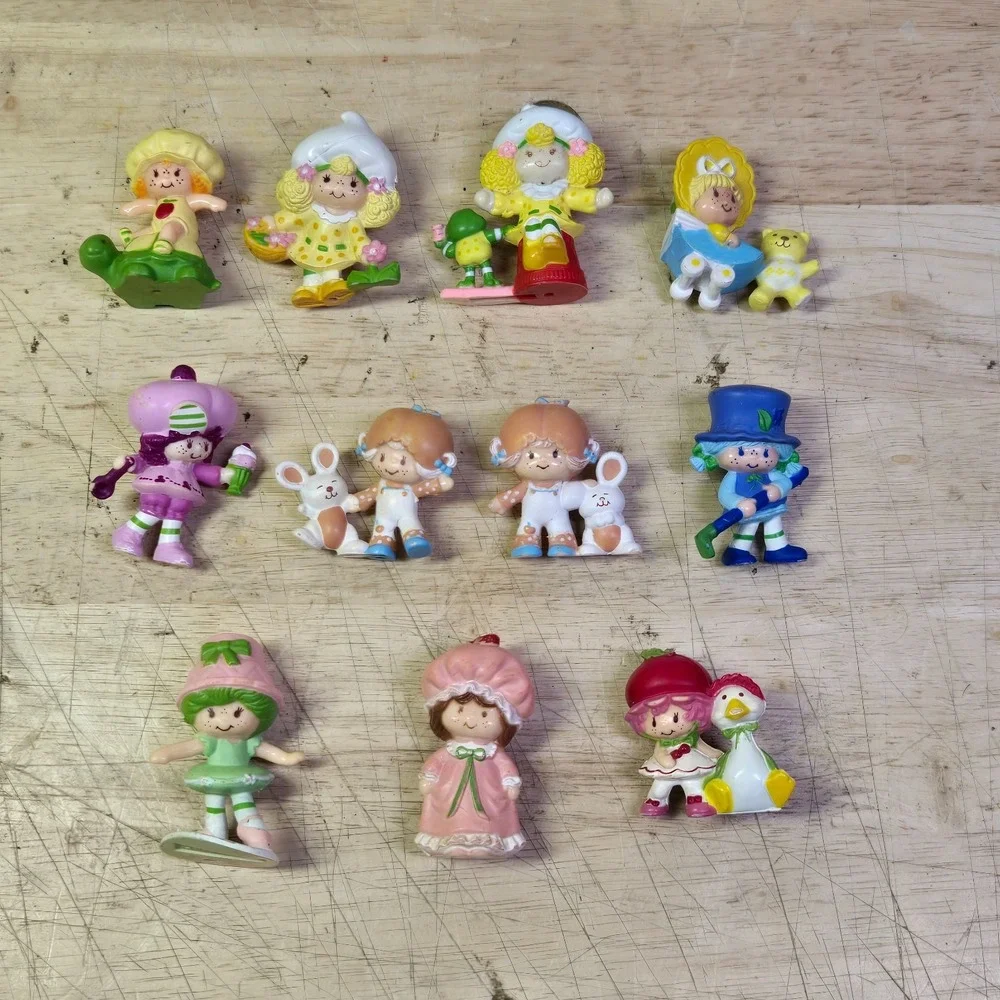 Strawberry Shortcake PVC Figures Lot of 11 Vintage 1980s Kenner Dolls Mini Toys